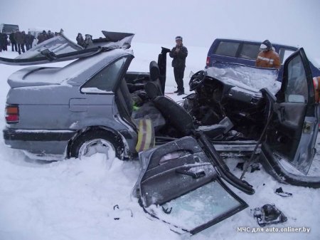 Водитель не справился с управлением и выехал на встречную полосу движения (фото)