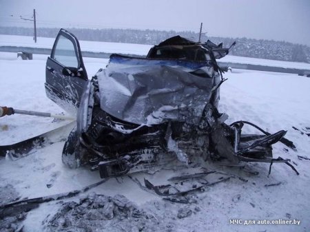 Водитель не справился с управлением и выехал на встречную полосу движения (фото)
