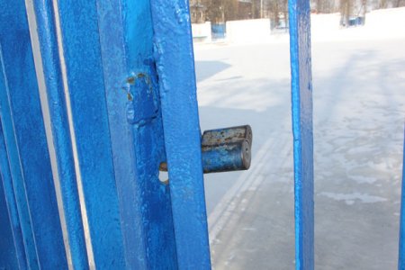 Залить залили, а открыть забыли