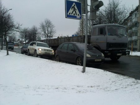 В Барановичах из-за аварии образовалась пробка