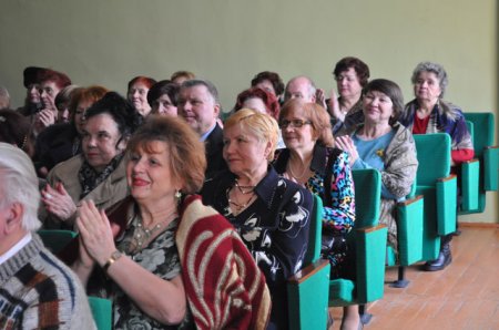 Слонимские мужчины станцевали свои дамам «танец маленьких лебедей»