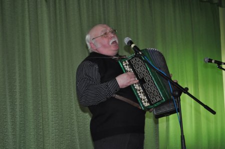 Слонимские мужчины станцевали свои дамам «танец маленьких лебедей»