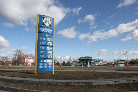 Перед Днём потребителя повысили цены на сахар и бензин