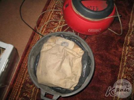 Контрабандную тушь для ресниц нашли в пылесосе сморгонские пограничники (ФОТО)