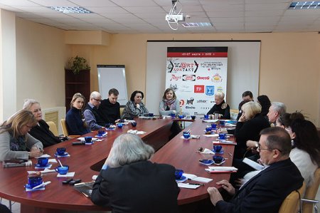 Обсуждение: спектакль «Двери» харьковского «Театра 19» вызвал живой интерес у публики