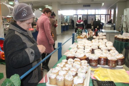 В Слониме продают крашеные яйца по 1400 рублей