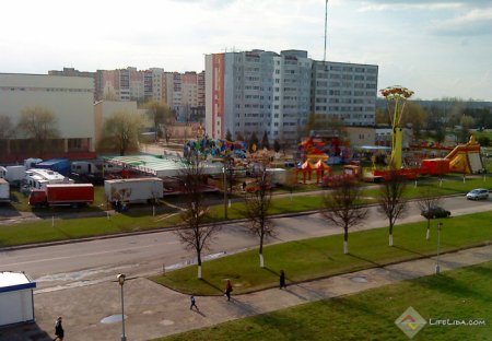 В Лиду приехал лунапарк