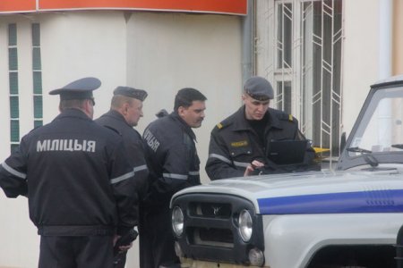 В Слониме футбольные фанаты сошлись стенка на стенку на площади Ленина (ВИДЕО)