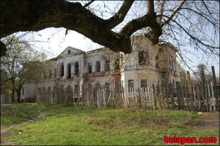 Дворцы в чернобыльской зоне уходят в небытие