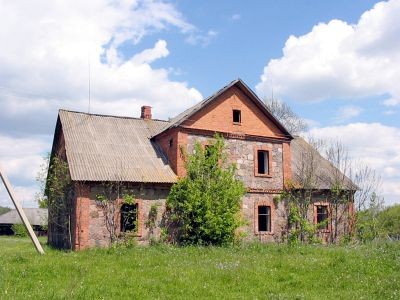 Усадьба Богдановичей еще не куплена, а на усадебный комплекс в Браславском районе нашлись покупатели