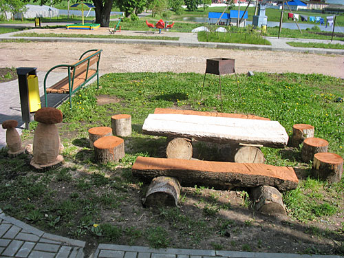 В Лидском районе работники одного из хозяйств живут во дворце