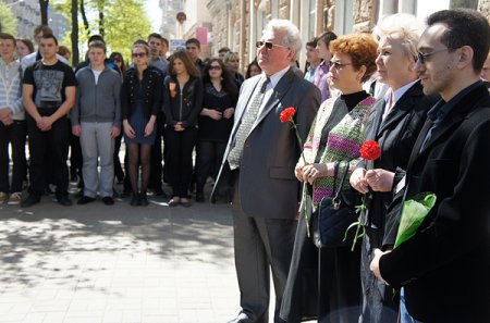 В Могилеве открыли мемориальную доску народному артисту СССР Эдуарду Колмановскому