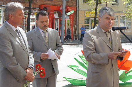 В Могилеве открыли мемориальную доску народному артисту СССР Эдуарду Колмановскому