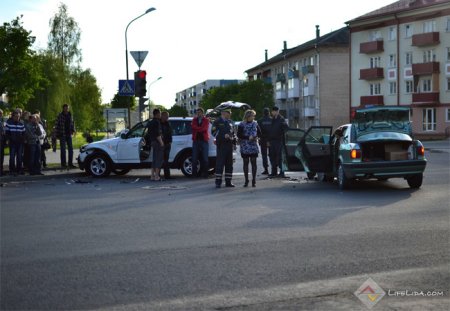 ДТП на перекрестке улиц Мицкевича и Советская: ...