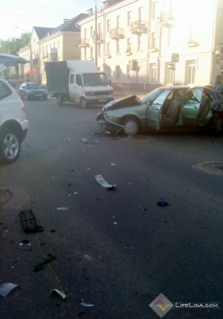 ДТП на перекрестке улиц Мицкевича и Советская: ...