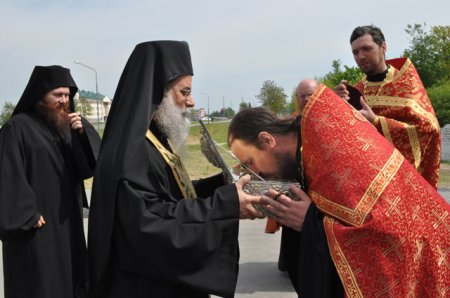 В Слоним привезли святыню из Греции
