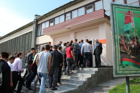 Военком посоветовал призывникам идти служить со спокойной совестью