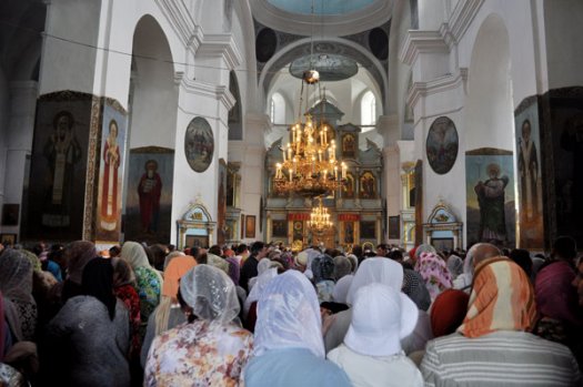 Чудотворной иконе Божьей Матери Жировичской преклонились многочисленные паломники