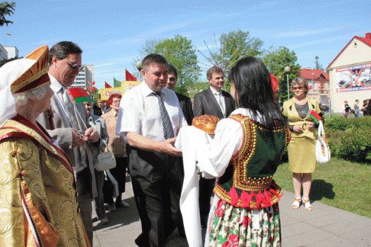 В Слониме в восьмой раз праздновали фестиваль полонеза