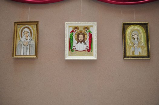 В Жировичах открылась выставка вышитых икон