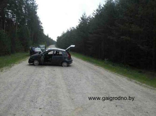 Двое парней пострадали в аварии на Слонимщине