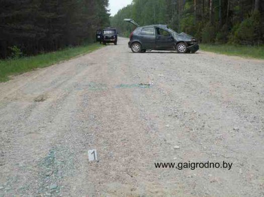 Двое парней пострадали в аварии на Слонимщине