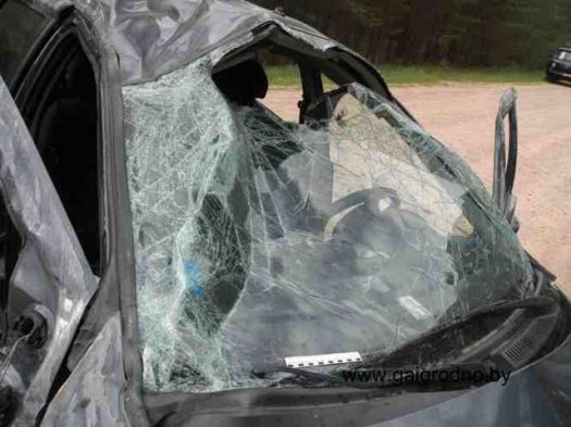 Двое парней пострадали в аварии на Слонимщине