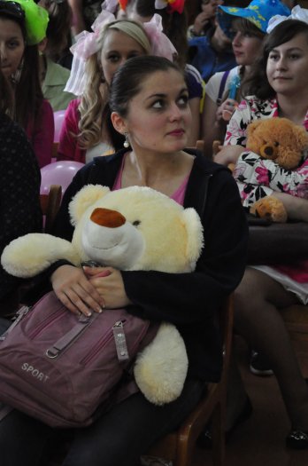 Выпускники попрощались с детством