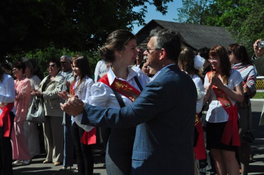 Прозвенел последний звонок в школах