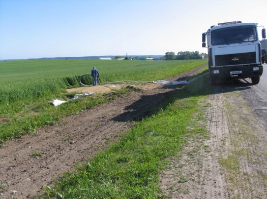 В Слониме перевернулся прицеп МАЗа, груженный зерном