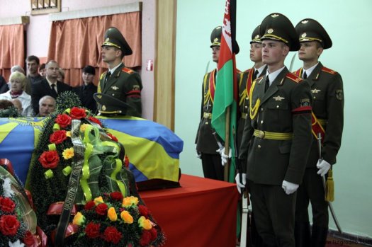 В Лиде простились с погибшим летчиком (фото)