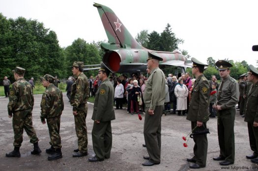 В Лиде простились с погибшим летчиком (фото)