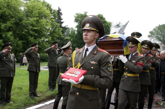 В Лиде простились с погибшим летчиком (фото)