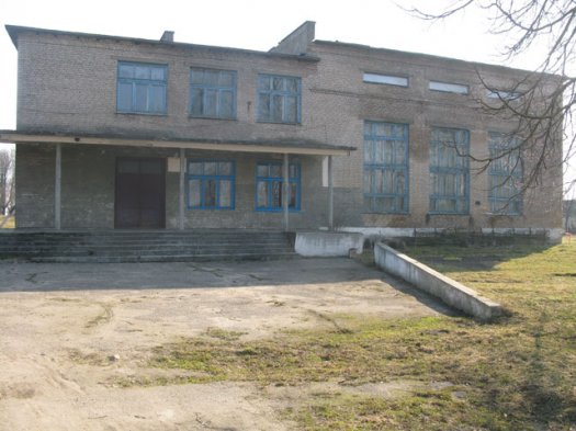 Деречинский сельский клуб вывезли на свалку