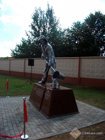 В канун Дня металлурга в Лиде установили новую ...