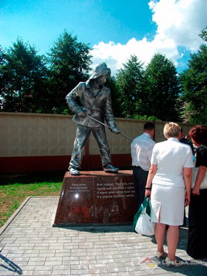 В канун Дня металлурга в Лиде установили новую ...