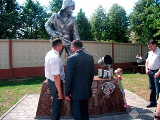 В канун Дня металлурга в Лиде установили новую ...