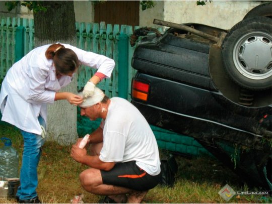 В Лидском районе грузовик перевернул на крышу ...