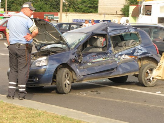 В Слониме «Рено» попал под МАЗ (обновлено)