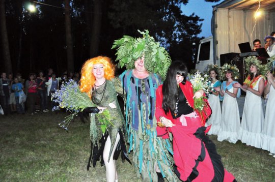 У Жыровічах шукалі папараць-кветку ў Купальскую ноч