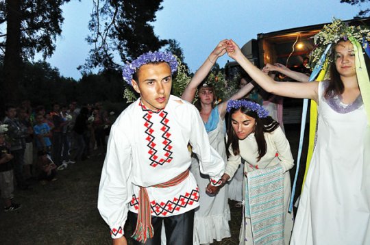 У Жыровічах шукалі папараць-кветку ў Купальскую ноч