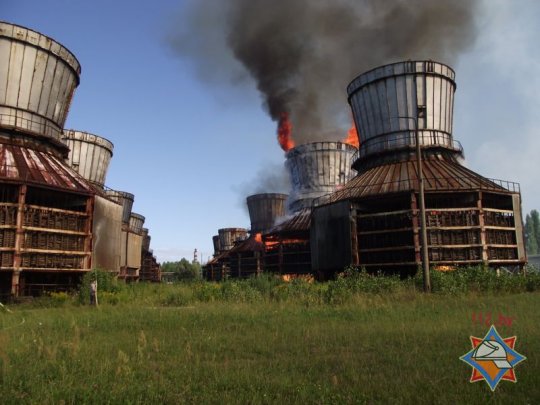 Под Мозырем горело крупное алкогольное предприятие (фото, видео)
