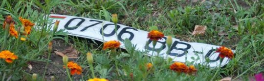 Военнослужащий на УАЗе проехал на красный и врезался в Mercedes (дополнено)