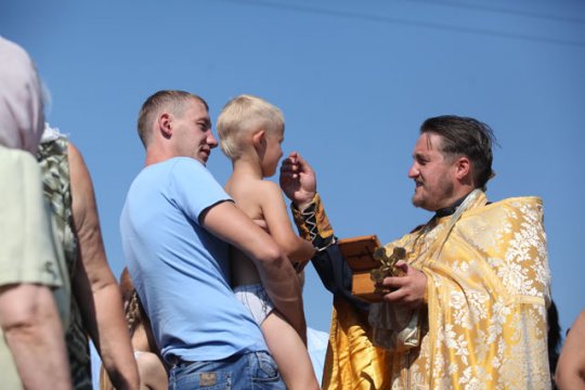 В Слониме состоялось крещение в реке Щара