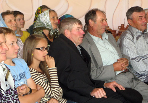 На Столинщине прошла премьера фильма о создании братской свечи