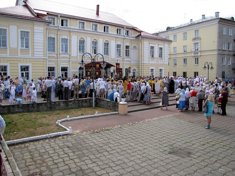 Крестный ход памяти Святителя Георгия Конисского прошёл вчера в Могилёве