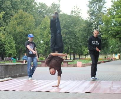 Молодежный центр организовал для детей праздник