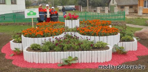 Клумба «Лунинецкий каравай» заняла второе место в области