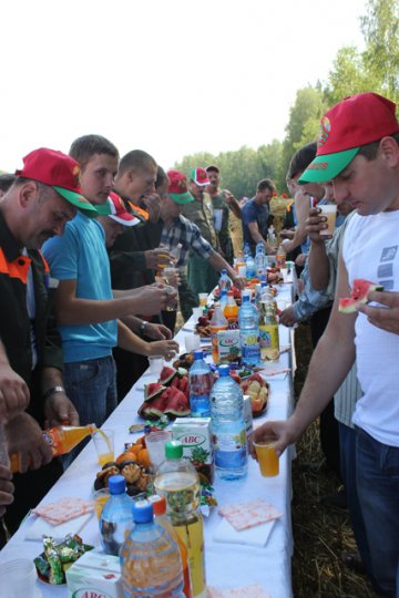 Уборка набирает темпы – в «ЖодиноАгроПлемЭлите» прошли «Зажинки»