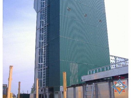 В Хойниках монтажник получил травму на 10-метровой высоте (фото)